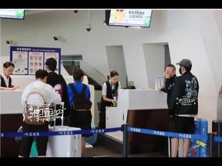 新周期新开始,两小只起落平安,王楚钦孙颖莎国乒机场照