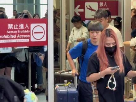 又见宝宝?孙颖莎真是独一无二的存在,超级想念她的小太阳光芒…
