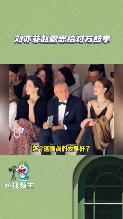 前辈主动打招呼,握手的时候后辈也弯着腰,这种友好的见面就很舒服!