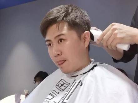 药丸子(小东北)的新发型,安排上了