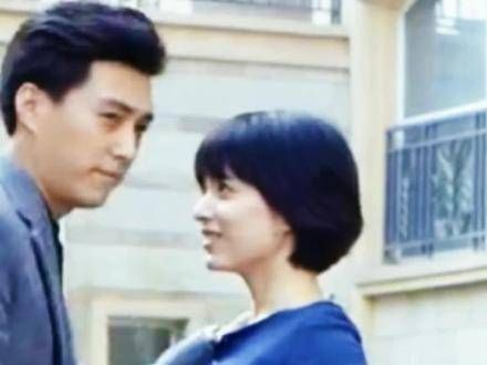 演员李佳因拍吻戏富豪丈夫欲离婚,后又因拍吻戏与靳东相爱结婚