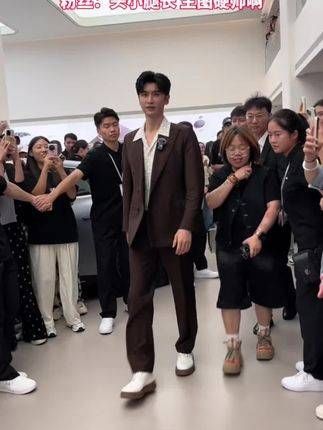 张云龙亮相济宁,现场学说济宁方言为观众送上中秋祝福…