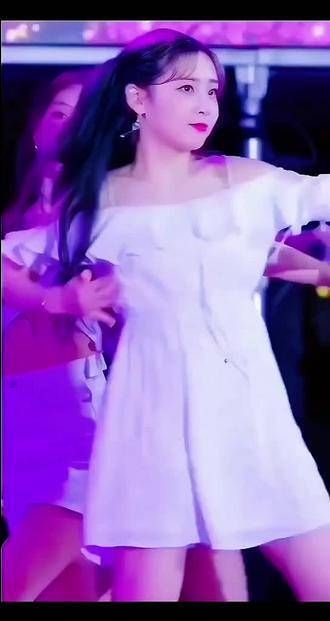 苏醒在《misspretty》舞台上舞姿曼妙,真是魅力四射