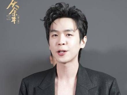 有请小范大人和他的闲外助们华丽登场!