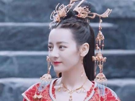 云意夫妇喜结连理,不求天长地久,只愿在最后的时光里彼此相属