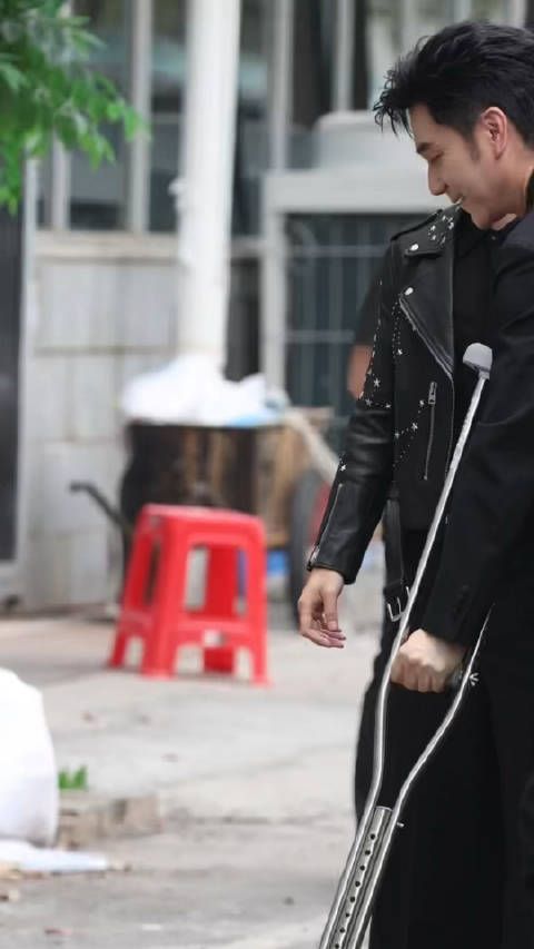 多多注意身体，才能够给我们带来更好的舞台…