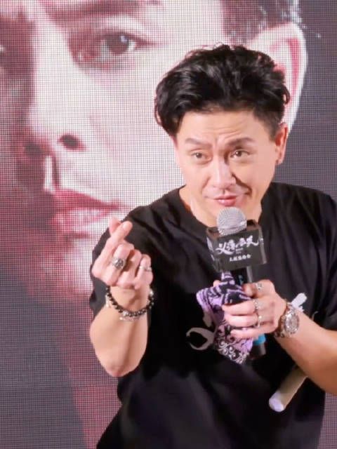 在广州见面会上,黄宗泽说想看我重现大巴舞的话,那就要…