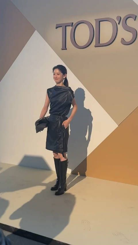 章泽天确实颜值不输女明星,关键生了三个娃归来才三十岁