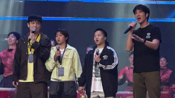 全红婵离开老家迈合村,她没有马上归队,而是参加2024年大湾区电影音乐晚会…