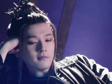原来巽风也曾饰演过魔尊，真是让人眼前一亮！