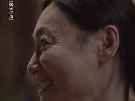 从我有记忆开始,妈妈就一直是妈妈,渐渐地忘记了她也曾是少女