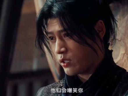 “他们或许会嘲笑你，我却只会心疼你”哈哈哈，小黑应该是忠诚的狗狗吧?