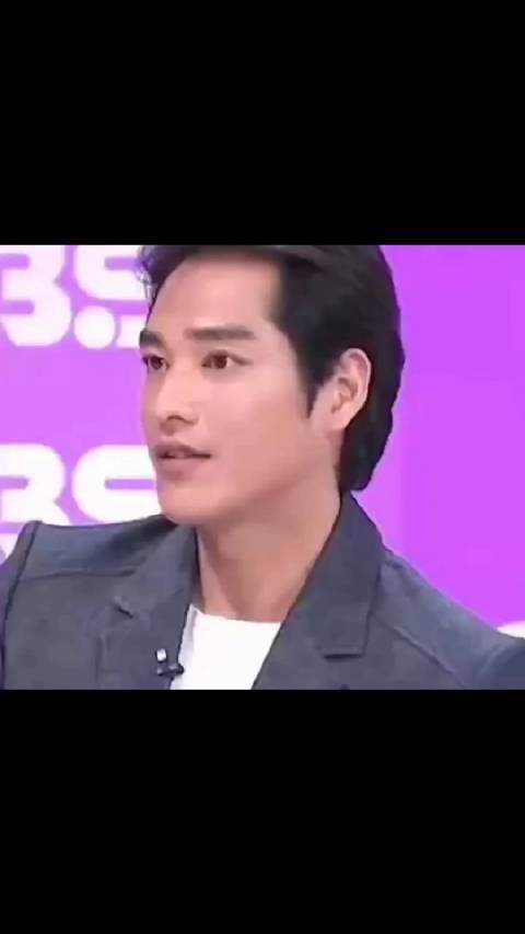 据媒体报道,蓝正龙出席某活动承认已与周又廷离婚,确认9年婚姻结束…