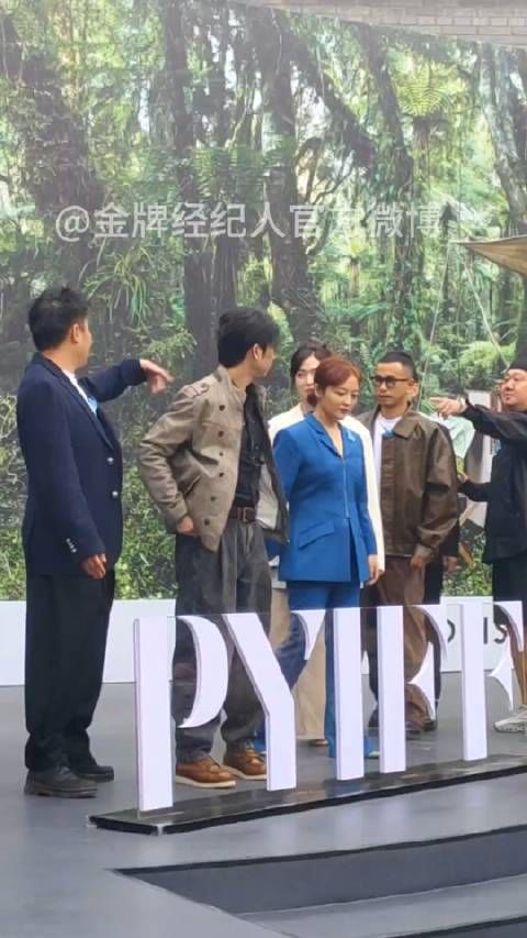 捕捉一枚挥手的