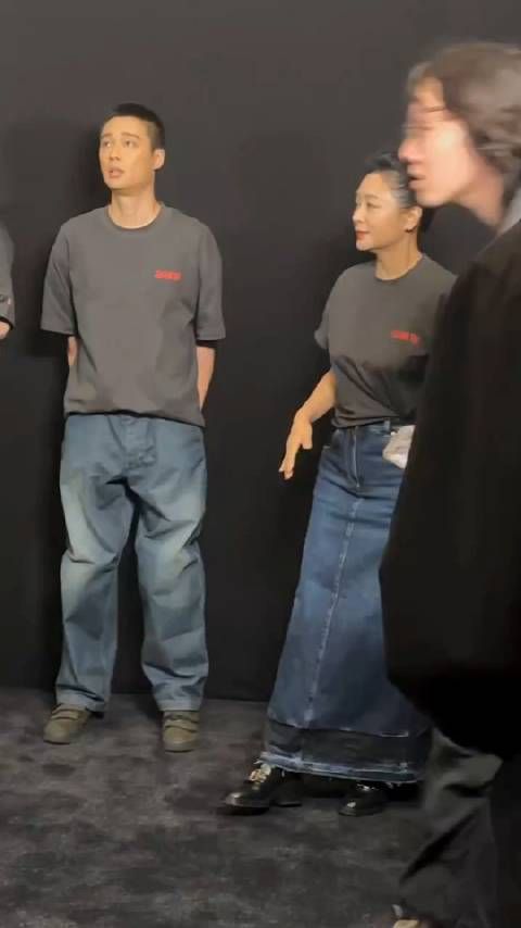 陈红久违现身出席活动，她曾被成为内地第一美女…