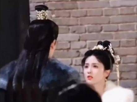 怎么办,谢危的怀抱真得很给人安全感