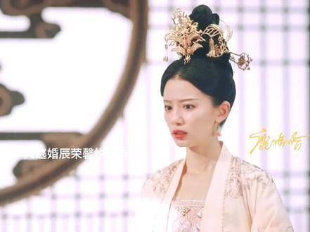 小夭逃婚让辰荣馨悦气得不行,苍玹却开心得疯了,皓翎王没有责备,只有维护…