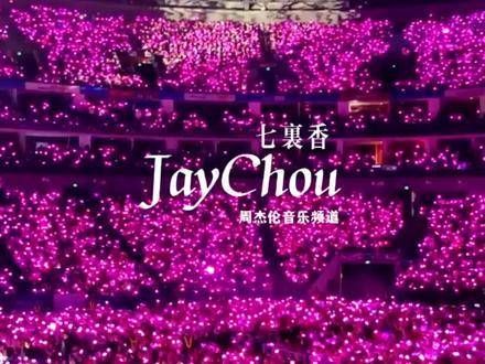 不知道为何，突然间喉咙一紧