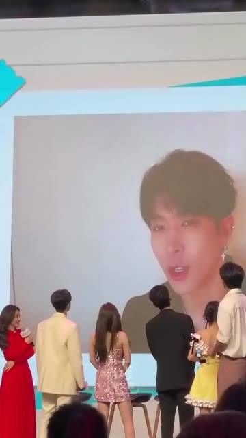 见面会上,让大家夸他帅,脱口而出:哥哥真帅!把马哥都逗愣了!