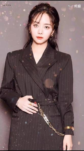 锦心似玉中的谭松韵既飒又柔,真是美极了!