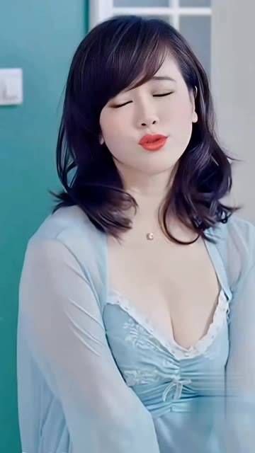 左小青真是美得让人心动,你们也喜欢她吗?