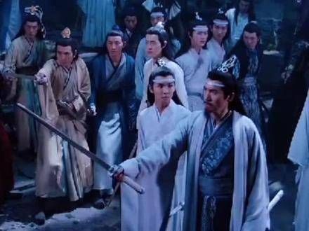 面对这样的蓝湛,这一刻的叔父似乎也领悟了,开始真正去理解和接纳魏婴…