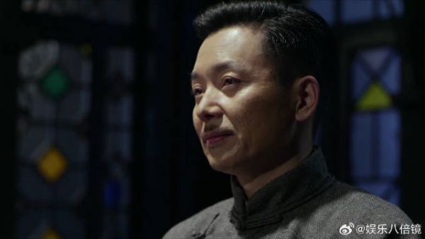 明台再见王天风,两人却装作互相不认识,气氛紧张