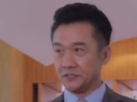 离婚12年后,重新审视黄志忠与何音的婚姻现状,两人的差异显而易见 何音