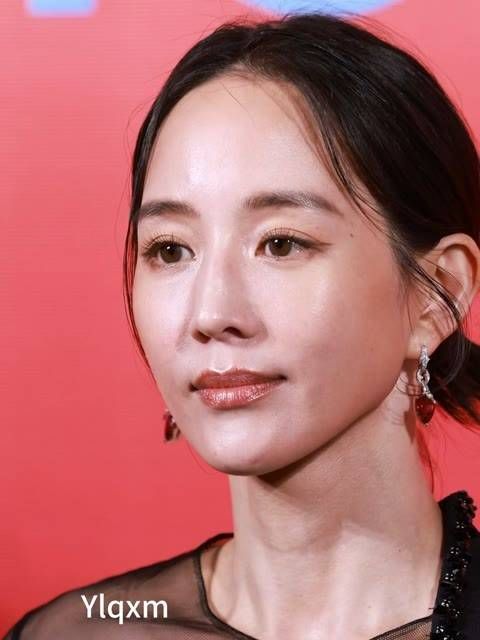 42岁的 张钧甯 在高清镜头下的怼脸状态怎么样?无美颜 娱你安利 张钧甯