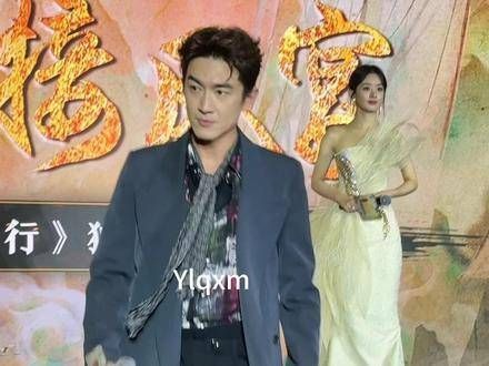 九亿少女的梦,大步下台?这大长腿真是绝了!与凤行 林更新