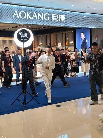 终于见到威廉了，哥哥你真的好帅