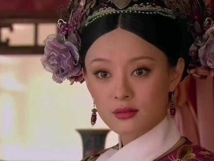 如今妹妹已有身孕,怎么还在用这么浓郁的香氛呢?要多加小心,尤其是麝香,妹妹一向喜爱调配香料,可千万别弄错了