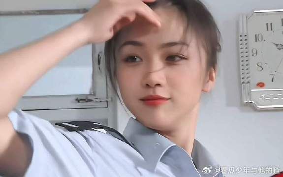 这是真人版的兔子jing官吧!还有人get不到她的颜吗