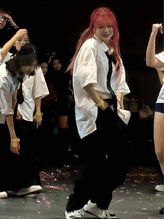 已经无需思考就能跳到这种程度?直拍 dance kpop 男大学生 田柾国