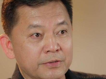 电视剧《亮剑》中的赵政委扮演者何政军表示:我父亲曾在129师服役…