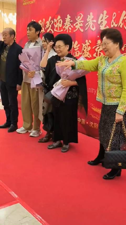 伊能静是一位非常聪明智慧的女人,把家庭经营的非常好,丈夫事业越做越好…