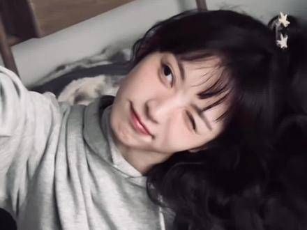 田曦薇的无牌车辆占用应急车道,小田的团队还需提升法律意识