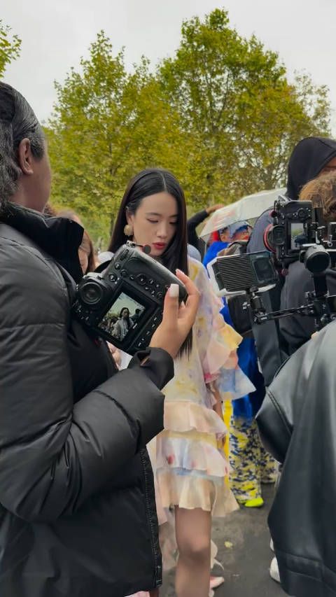 李梦身上有种松弛散漫的美 国内明星稀有的一种