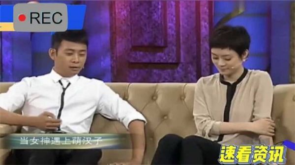 军衔极高的明星张译,在现场透露自己的军衔,并调侃孙俪:“见面请叫我首长”