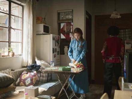 美女自掏腰包买花，婆婆却责怪她乱花钱