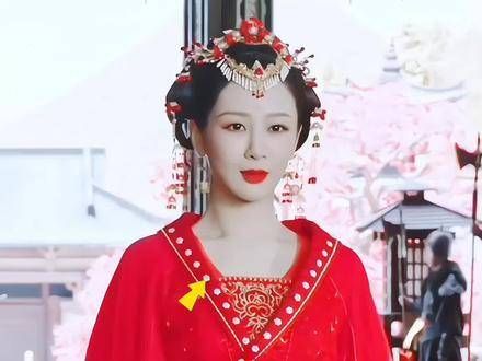 小夭的婚礼上处处弥漫着相柳的身影…