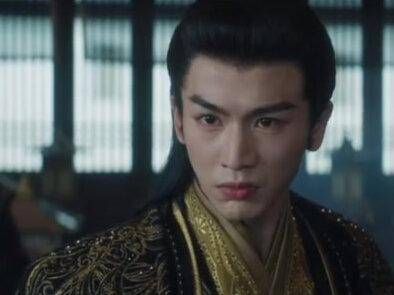 一碗水端平,这个笑容真是太绝了!