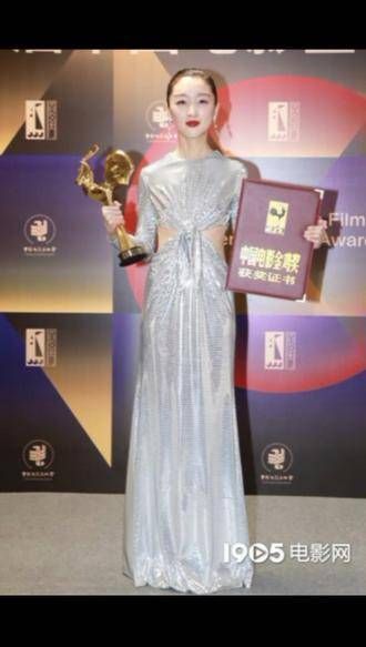 周冬雨再度摘得金鸡奖最佳女演员桂冠,成为中国最年轻的全满贯演员