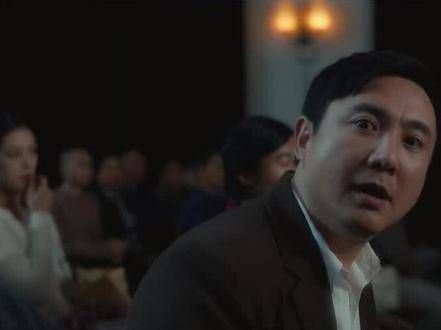 贾玲撮合母亲和厂长儿子去看电影，结果电影票连号却不连座！