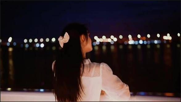 肖战以他独特的嗓音深情演绎《往事如风》…