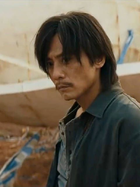 刘烨饰演的赵子山一出场,整个就把我惊呆了
