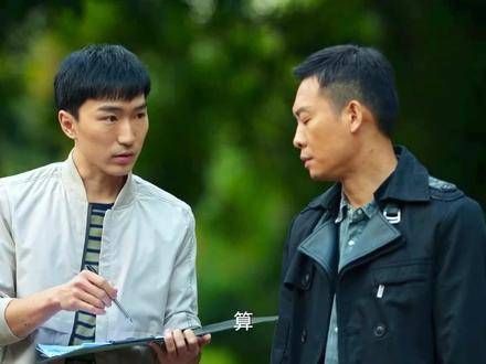 安欣被小陆气得心痛,直挠头,这对逗趣师徒,每次看都让人捧腹
