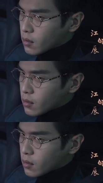 金丝边眼镜，高档西装，他真是演斯文败类的最佳人选啊！