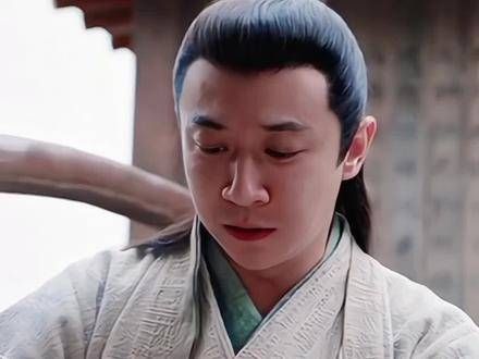 从细节可以看出,侯注定是要背叛范闲的吧,他给其他两人吃鸡…