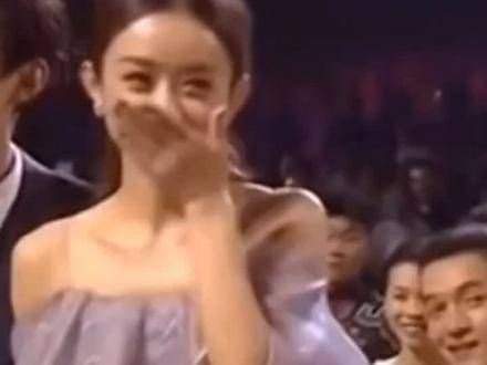 冯绍峰为赵丽颖送上的祝福评论被淹没